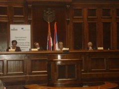 3. april 2012. godine Predsednica Narodne skupštine prof. dr Slavica Đukić Dejanović na međunarodnoj konferenciji «Saradnja parlamenata i nezavisnih regulatornih tela u jugoistočnoj Evropi»